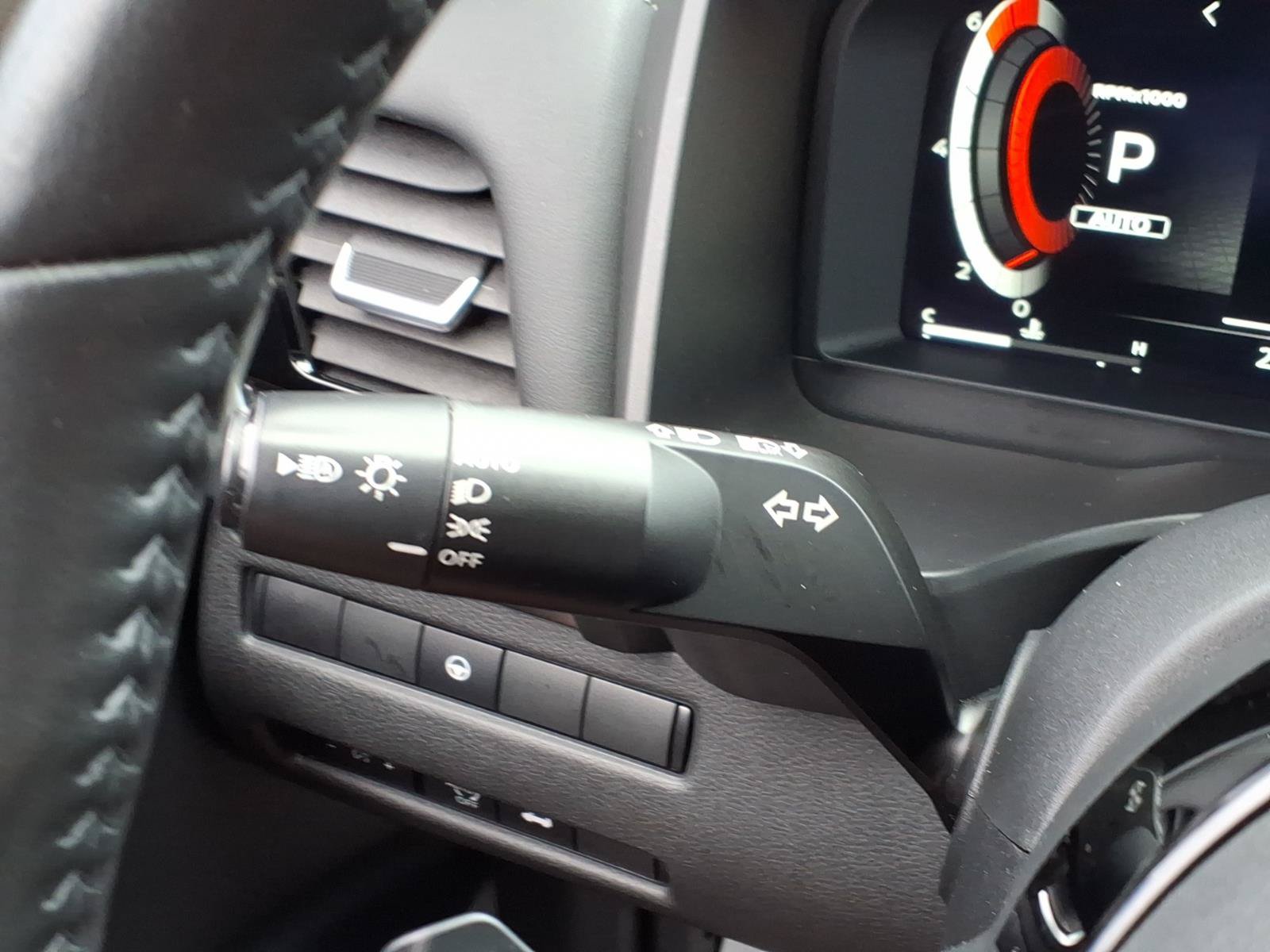 Used 2023 Nissan Rogue Platinum AWD/4WD image 29