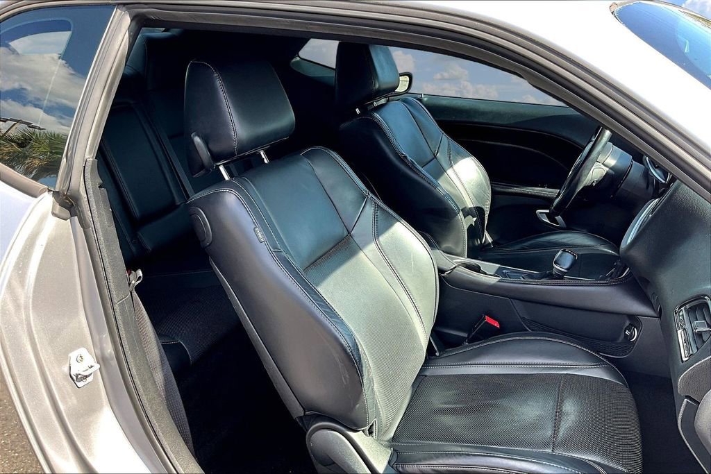 Used 2015 Dodge Challenger SXT Plus RWD image 27