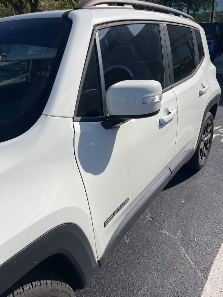 Used 2017 Jeep Renegade Altitude image 37
