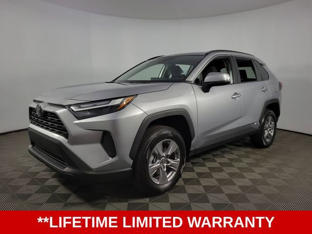 Used 2025 Toyota RAV4 XLE image 3