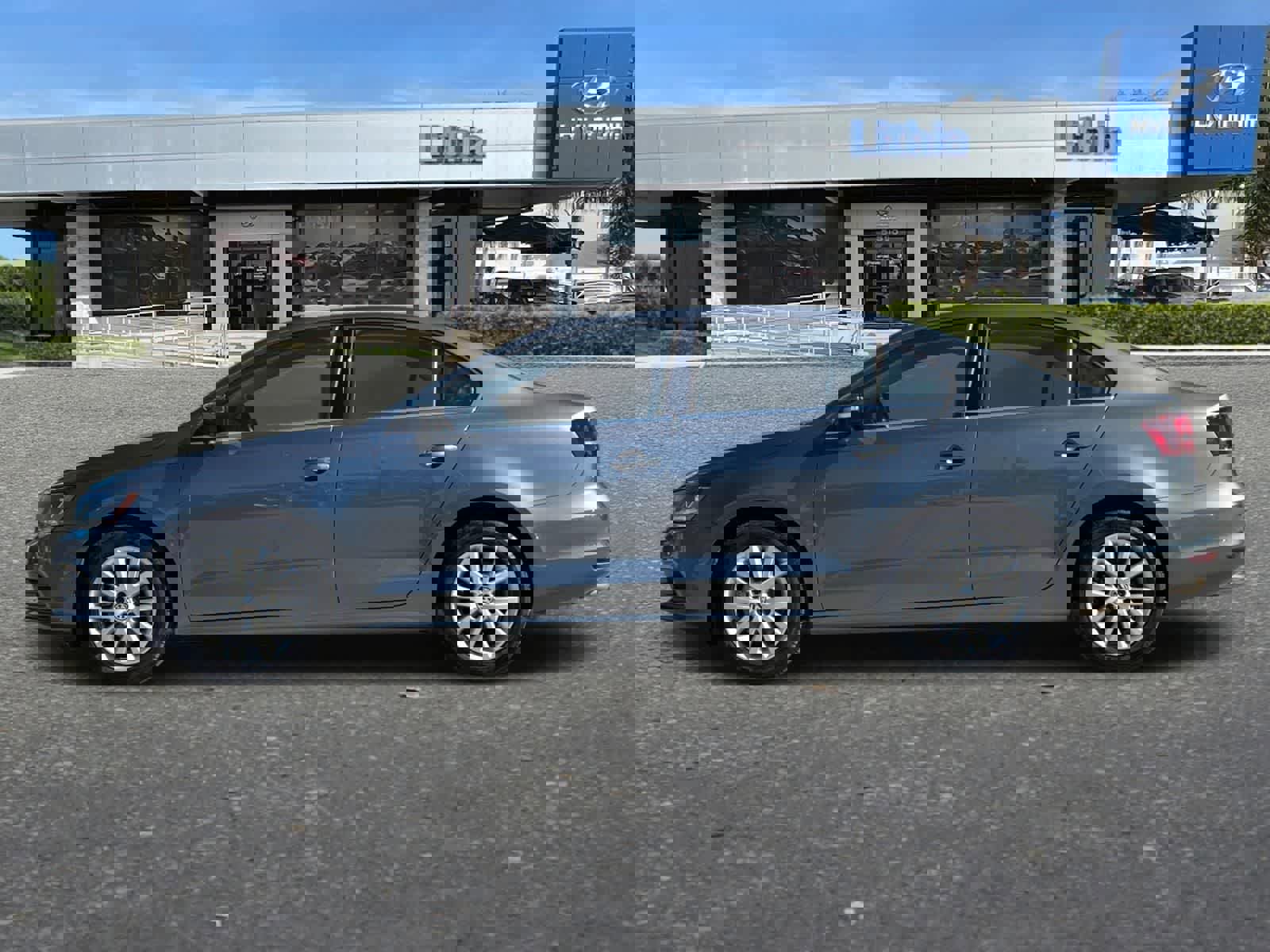 Used 2017 Volkswagen Jetta SE image 6