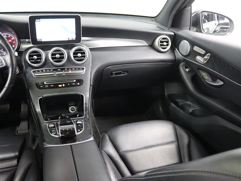 Used 2018 Mercedes-Benz GLC 300 4MATIC Coupe image 21
