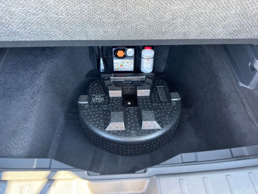 New 2026 Nissan Kicks SR w/ SR Premium Package FWD image 18