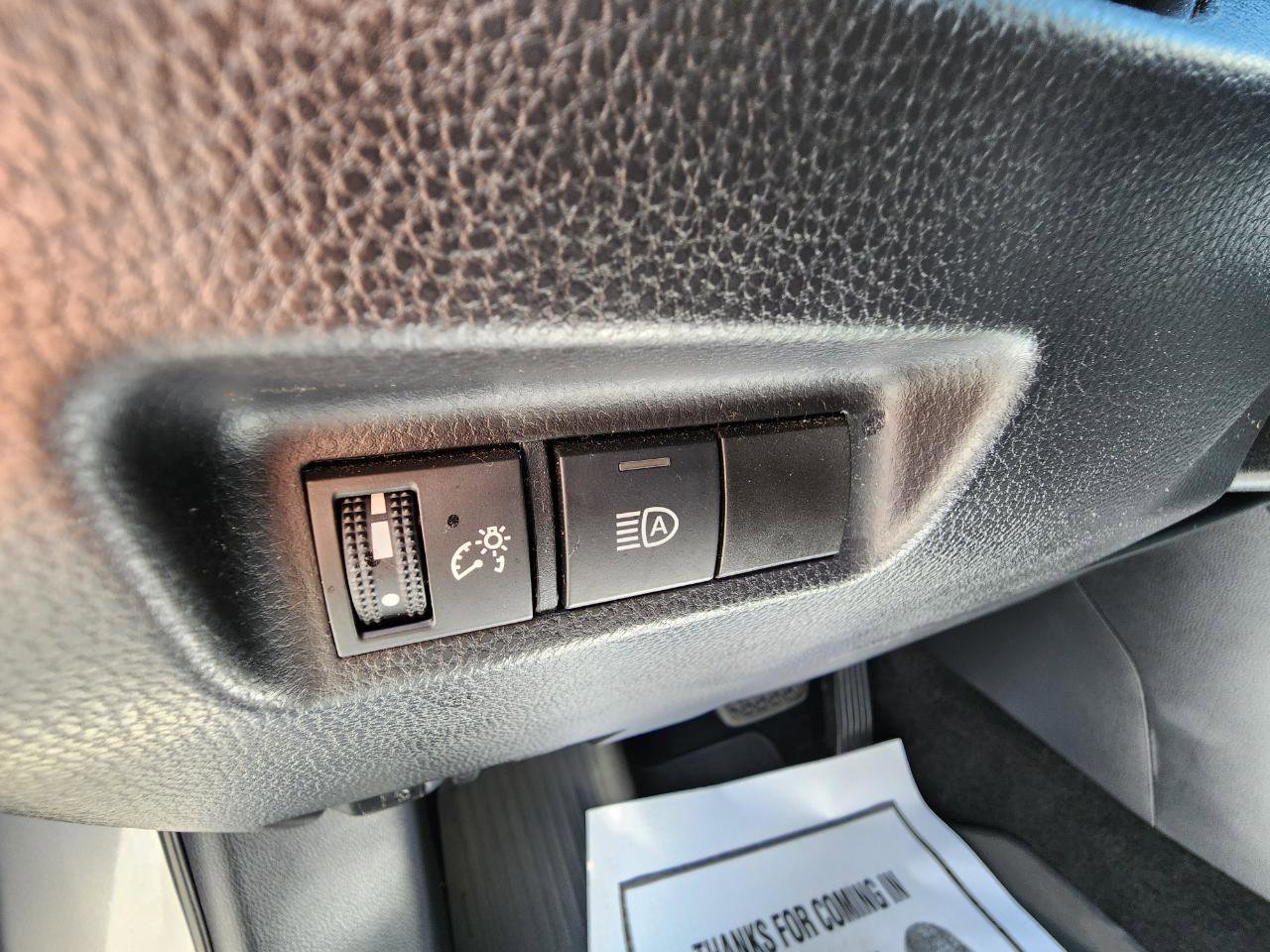 Used 2021 Toyota RAV4 LE FWD image 14