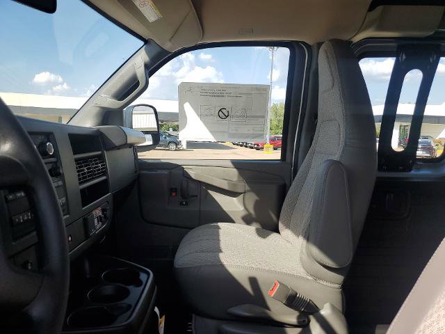 New 2025 GMC Savana 3500 w/ Driver Convenience Package image 25