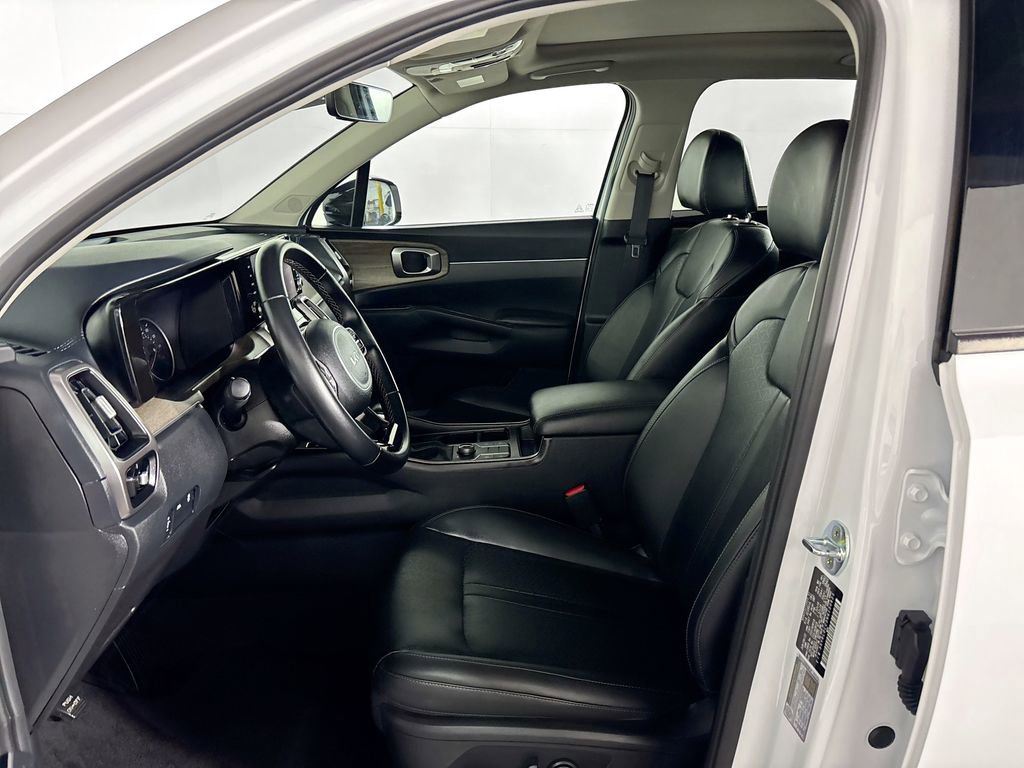 Used 2022 Kia Sorento S w/ Panoramic Sunroof Package AWD/4WD image 11