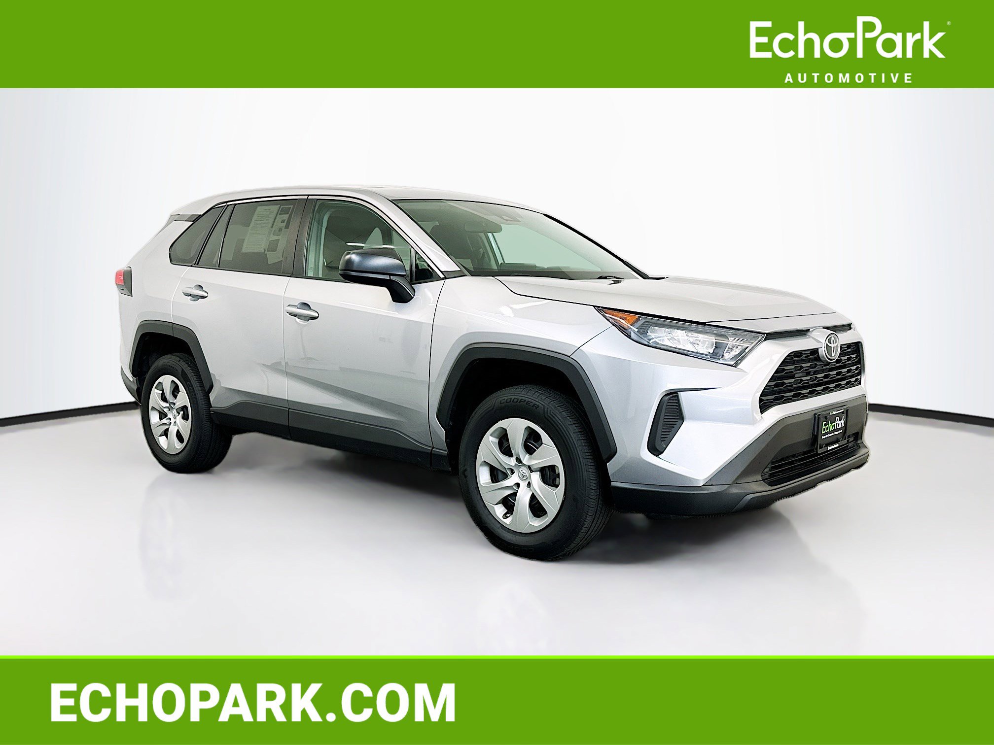 Used 2022 Toyota RAV4 LE image 1