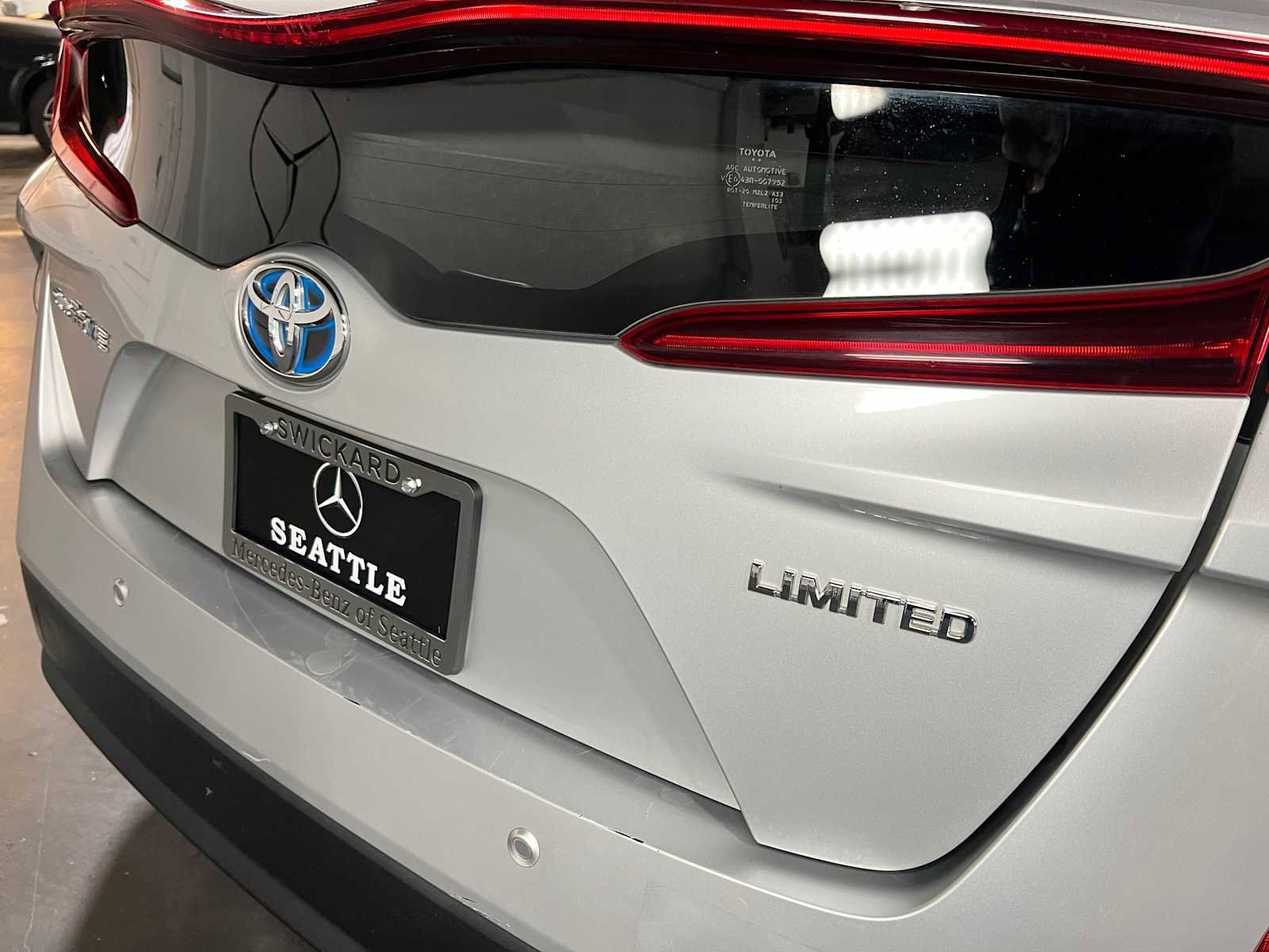 Used 2020 Toyota Prius Prime Limited image 15