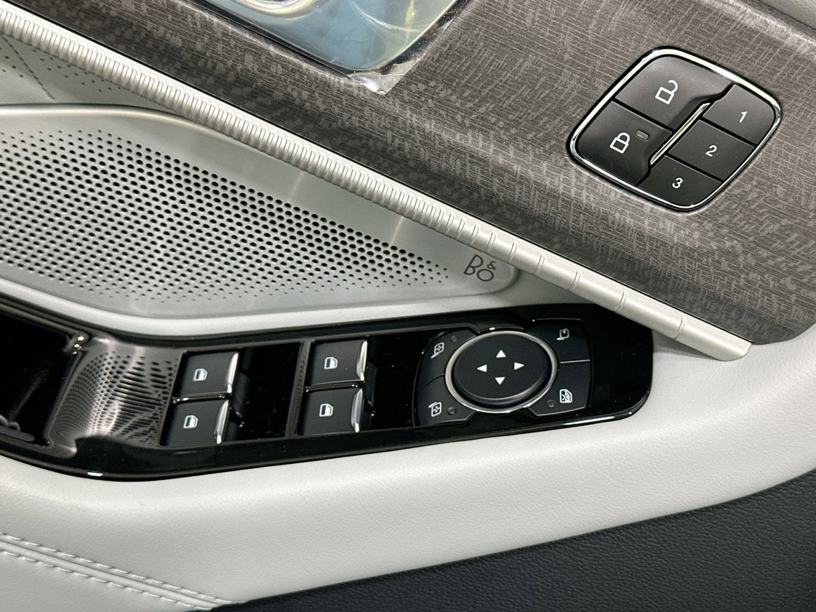 New 2026 Ford Explorer Platinum w/ LUX Leather Package image 16