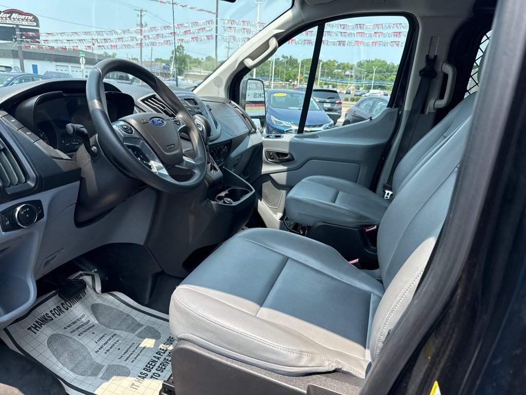 Used 2018 Ford Transit 150 130 Low Roof RWD image 9