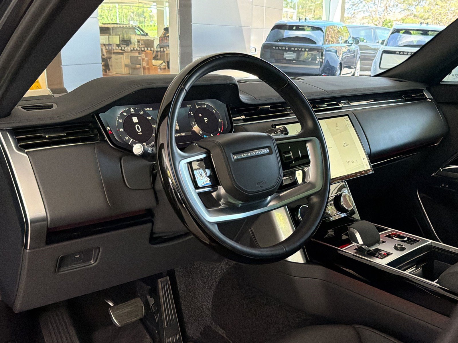 Used 2023 Land Rover Range Rover SE AWD/4WD image 4