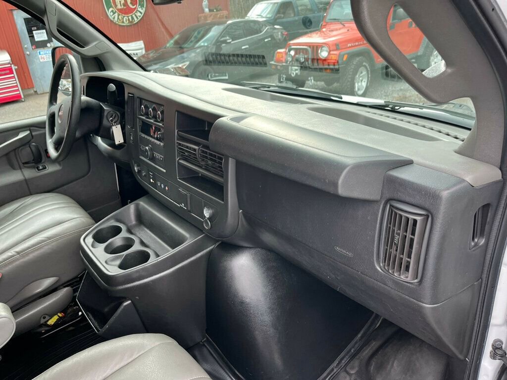 Used 2018 GMC Savana 2500 Extended image 14