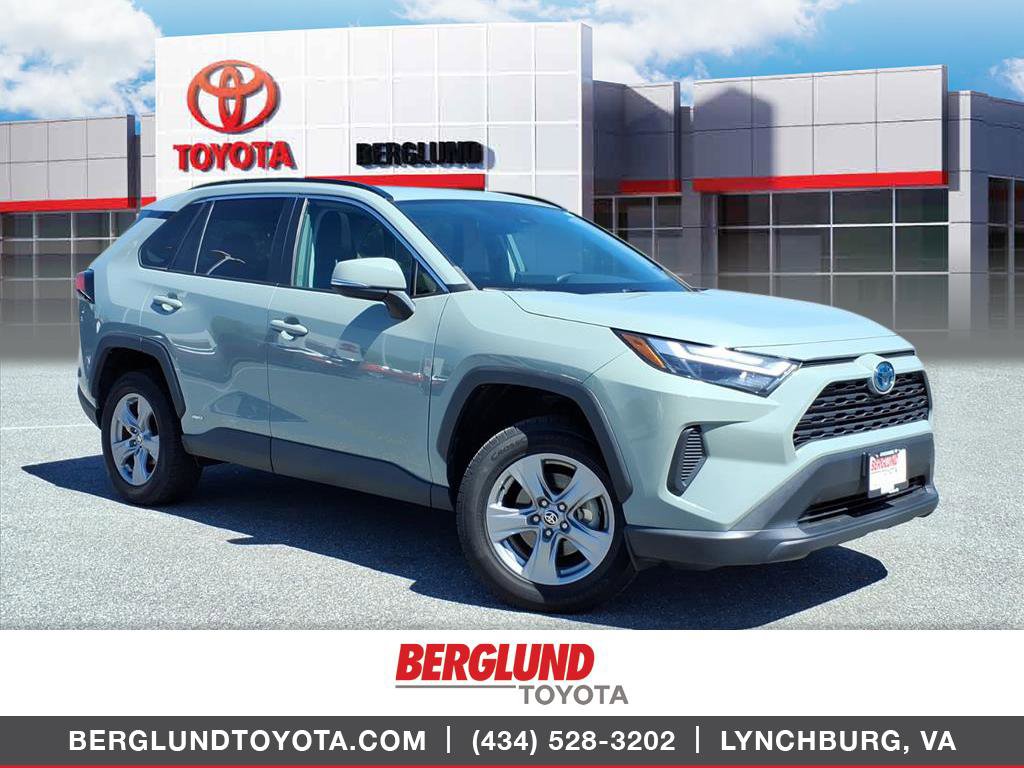 Used 2022 Toyota RAV4 XLE w/ Convenience Package AWD/4WD image 1