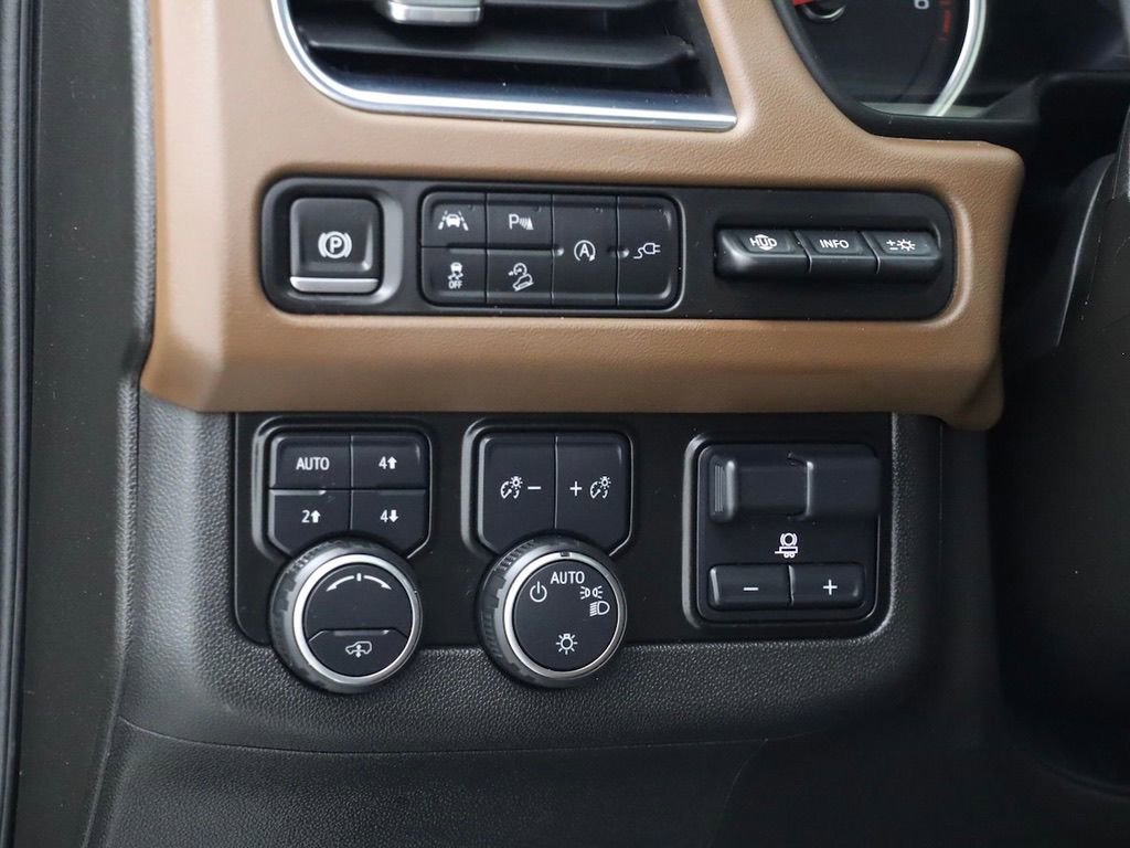 Used 2021 Chevrolet Suburban High Country image 16