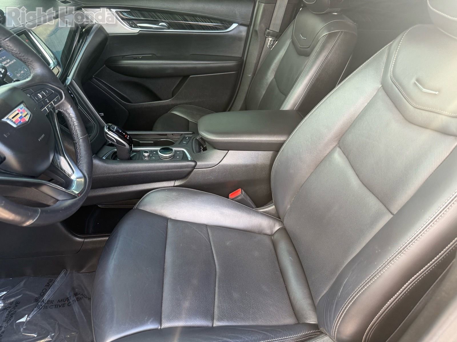 Used 2022 Cadillac XT6 Premium Luxury w/ Technology Package image 12