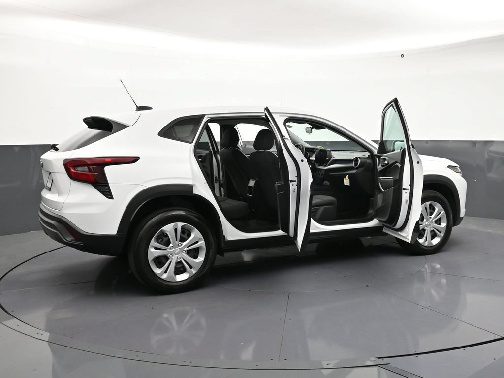 Used 2024 Chevrolet Trax LS FWD image 32