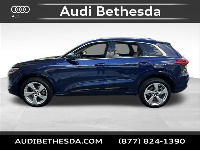 Used 2025 Audi Q5 Premium Plus w/ Premium Plus AWD/4WD image 4