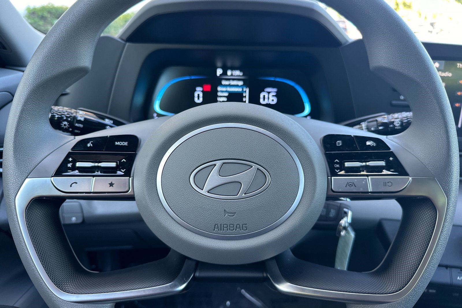 Used 2025 Hyundai Elantra SE FWD image 16