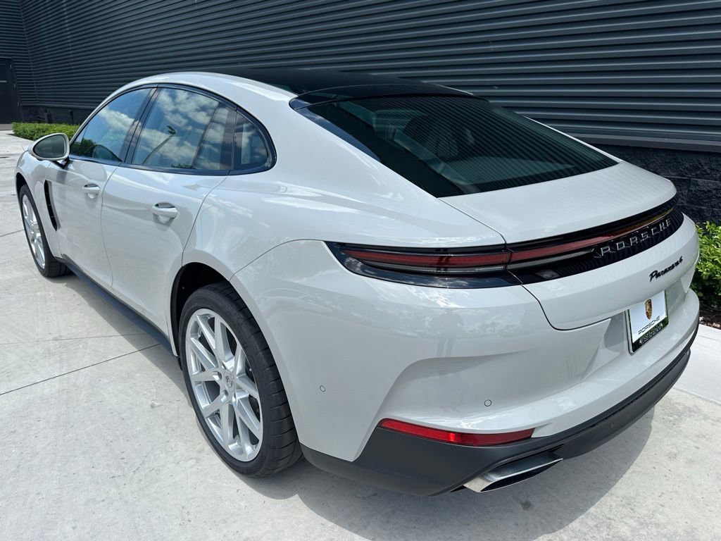 Used 2025 Porsche Panamera image 3