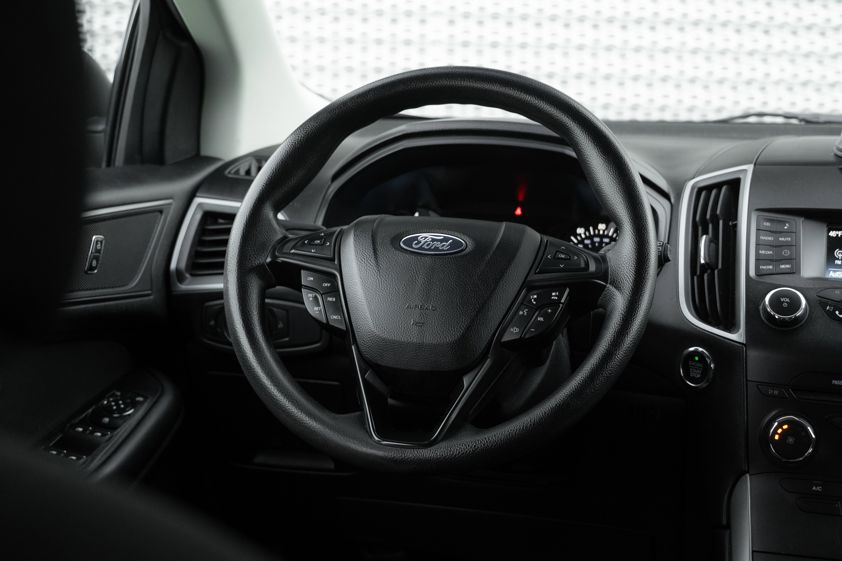 Used 2018 Ford Edge SE image 9