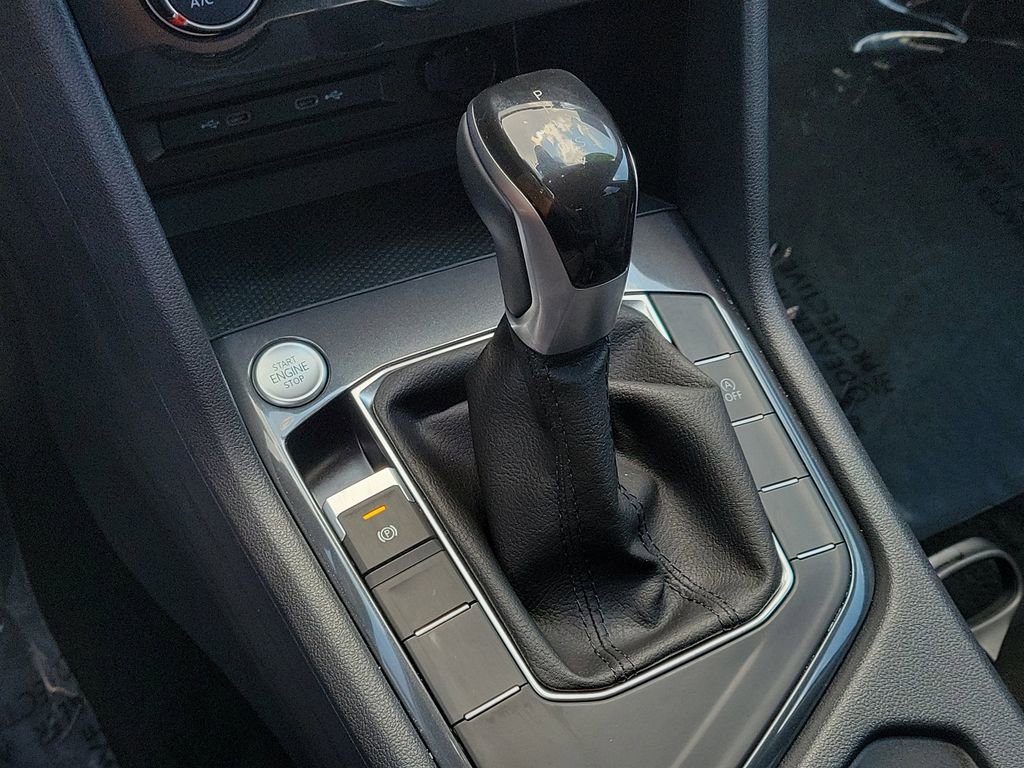 Used 2024 Volkswagen Tiguan Wolfsburg Edition image 27