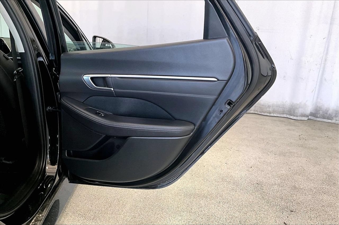 Used 2022 Hyundai Sonata Limited FWD image 20