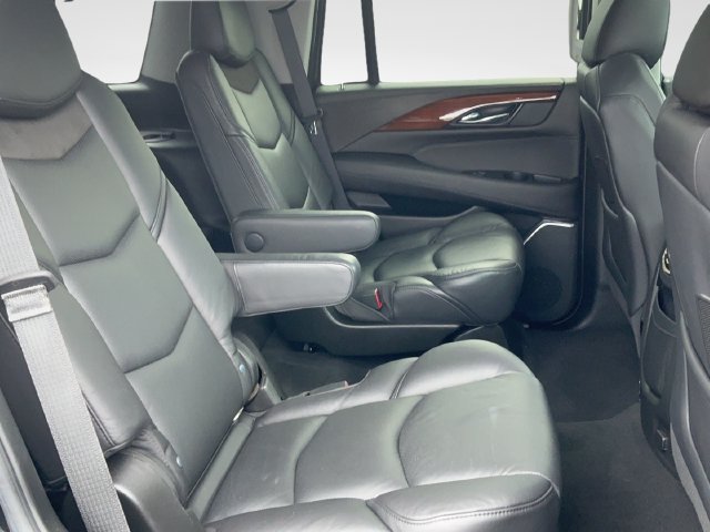 Used 2020 Cadillac Escalade Premium Luxury AWD/4WD image 23