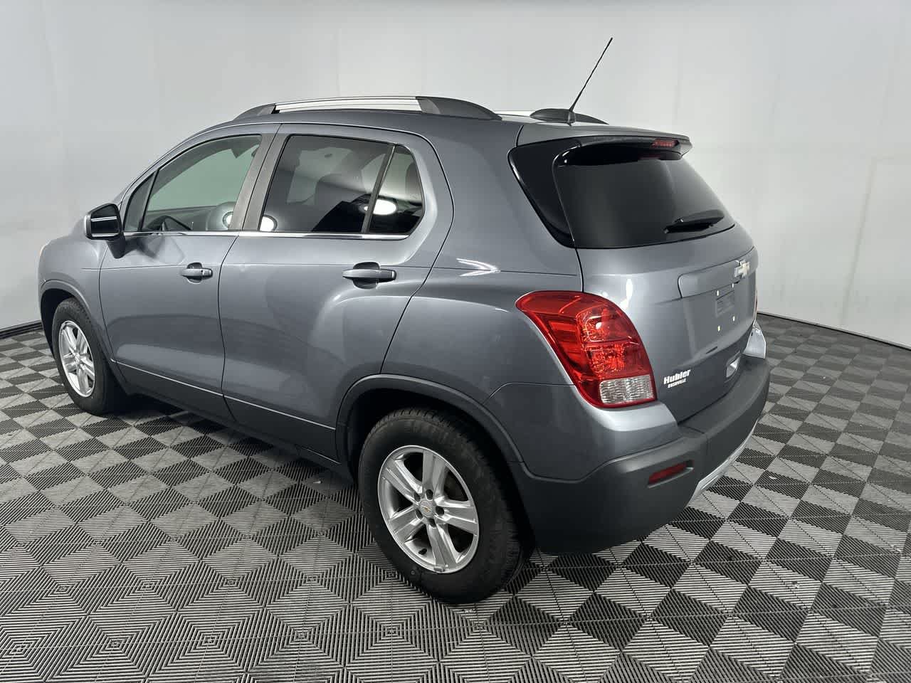 Used 2015 Chevrolet Trax LT w/ LT Sun and Sound Package FWD image 6