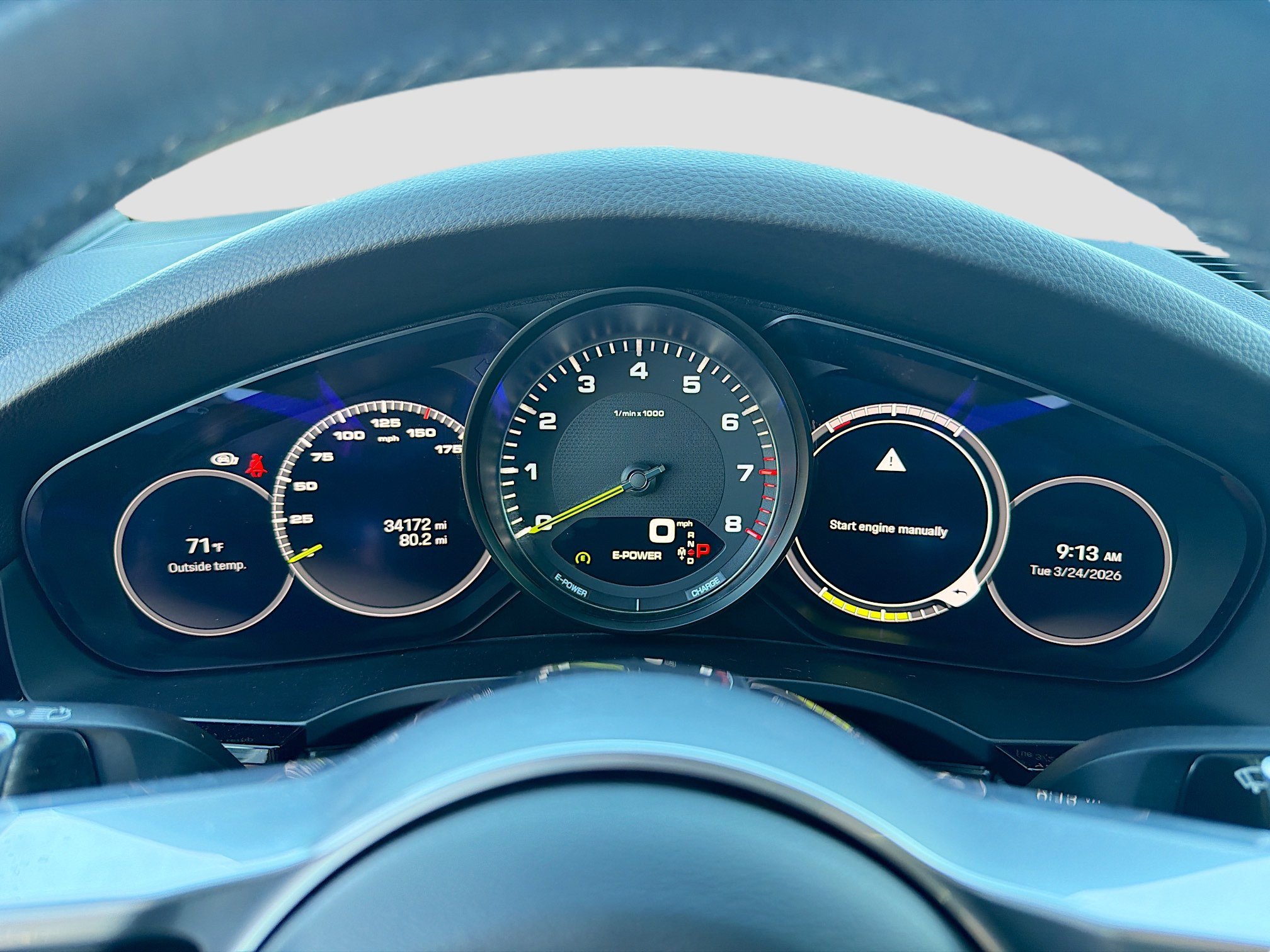 Used 2023 Porsche Cayenne Platinum Edition image 40