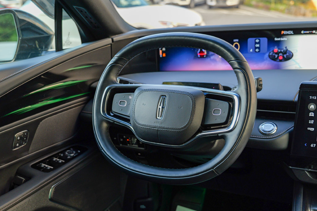 Used 2024 Lincoln Nautilus Reserve w/ Jet Appearance Package (87T) AWD/4WD image 42