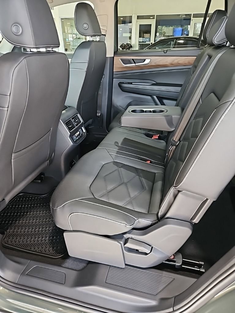 New 2026 Volkswagen Atlas SE image 25