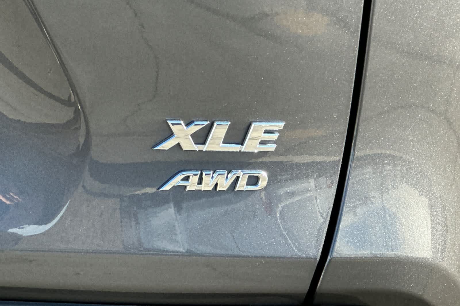 Used 2024 Toyota RAV4 XLE AWD/4WD image 33