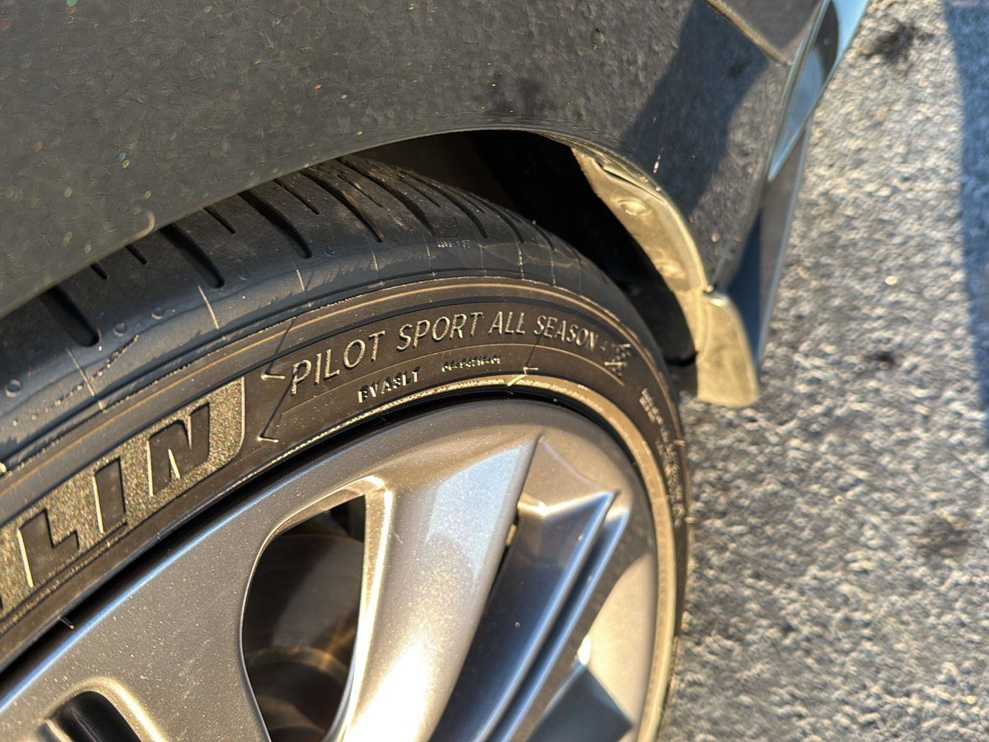 Used 2022 INFINITI Q60 Red Sport 400 w/ Carbon Fiber Package image 33