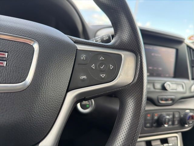 Used 2024 GMC Terrain SLE w/ Driver Convenience Package FWD image 40
