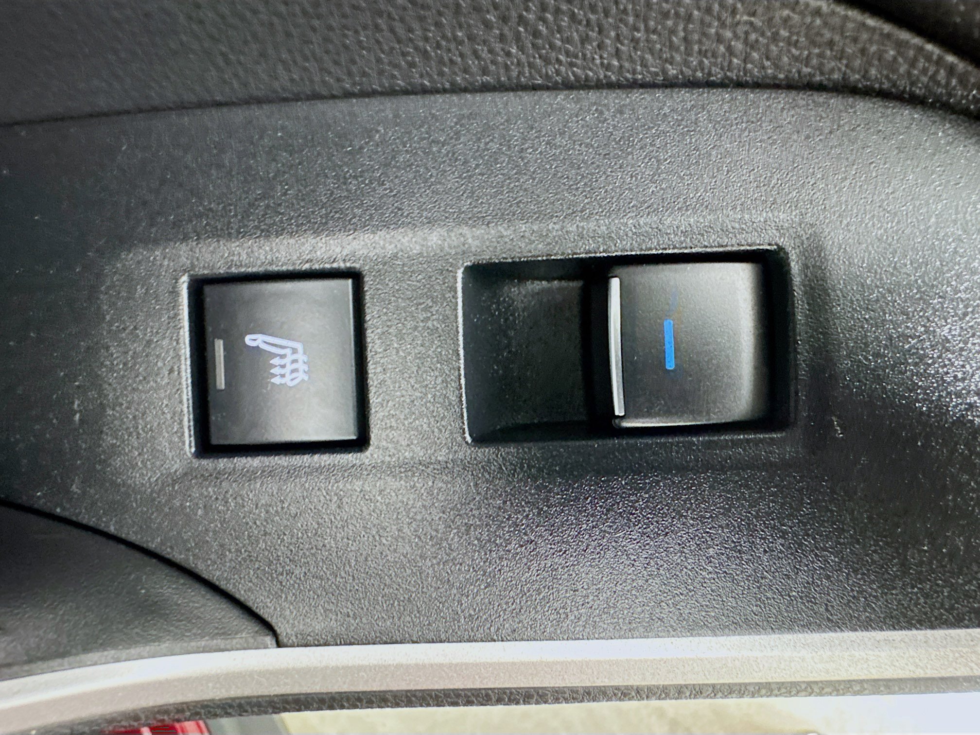 Certified 2022 Toyota RAV4 Limited AWD/4WD image 29