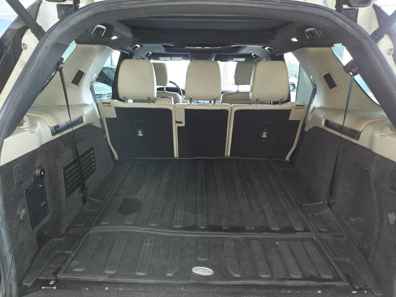 Used 2019 Land Rover Discovery HSE AWD/4WD image 24