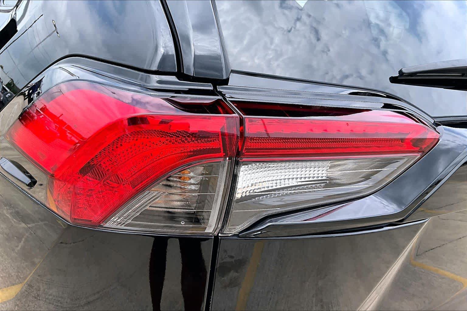 Certified 2024 Toyota RAV4 LE AWD/4WD image 28