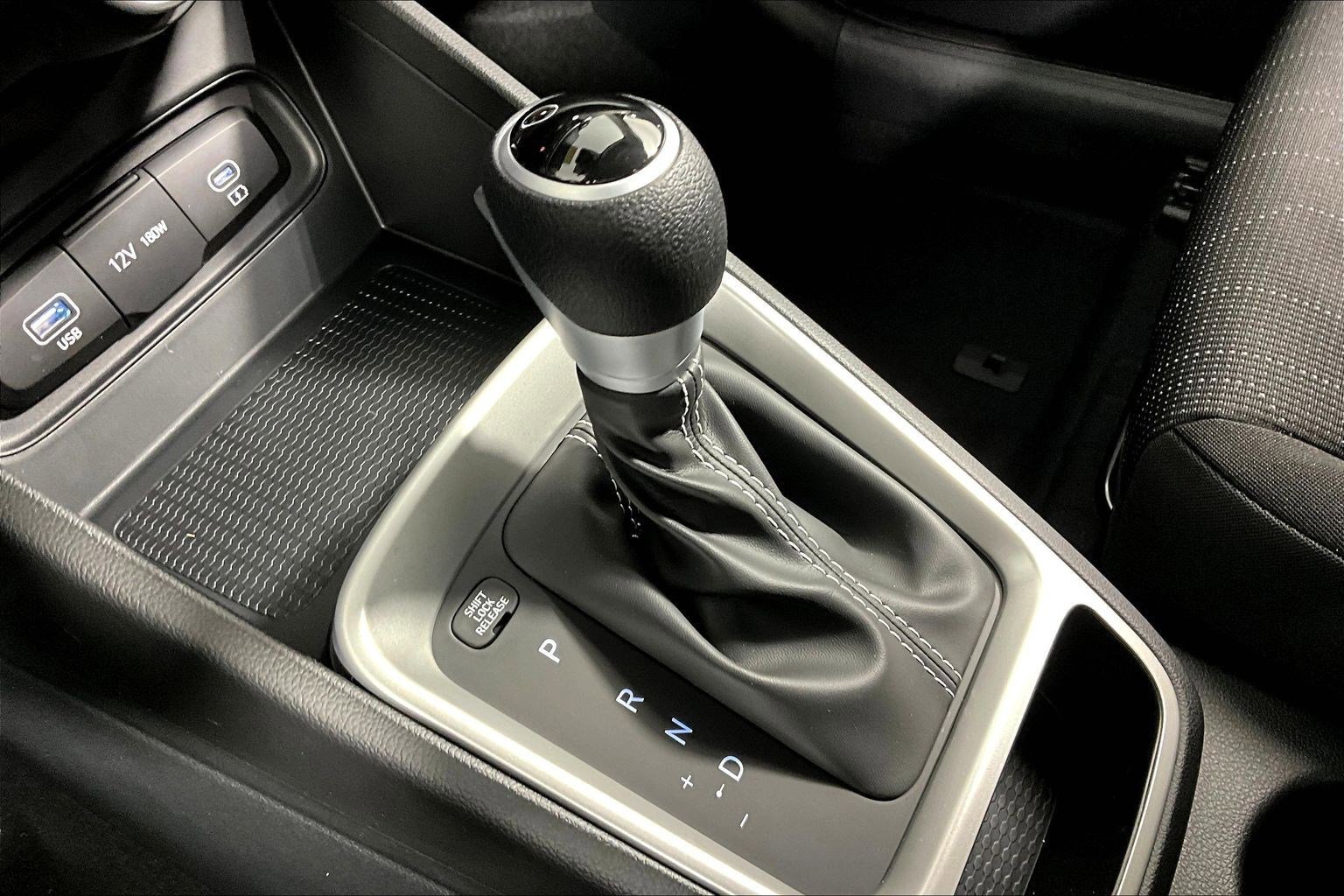 New 2026 Hyundai Venue SE FWD image 12