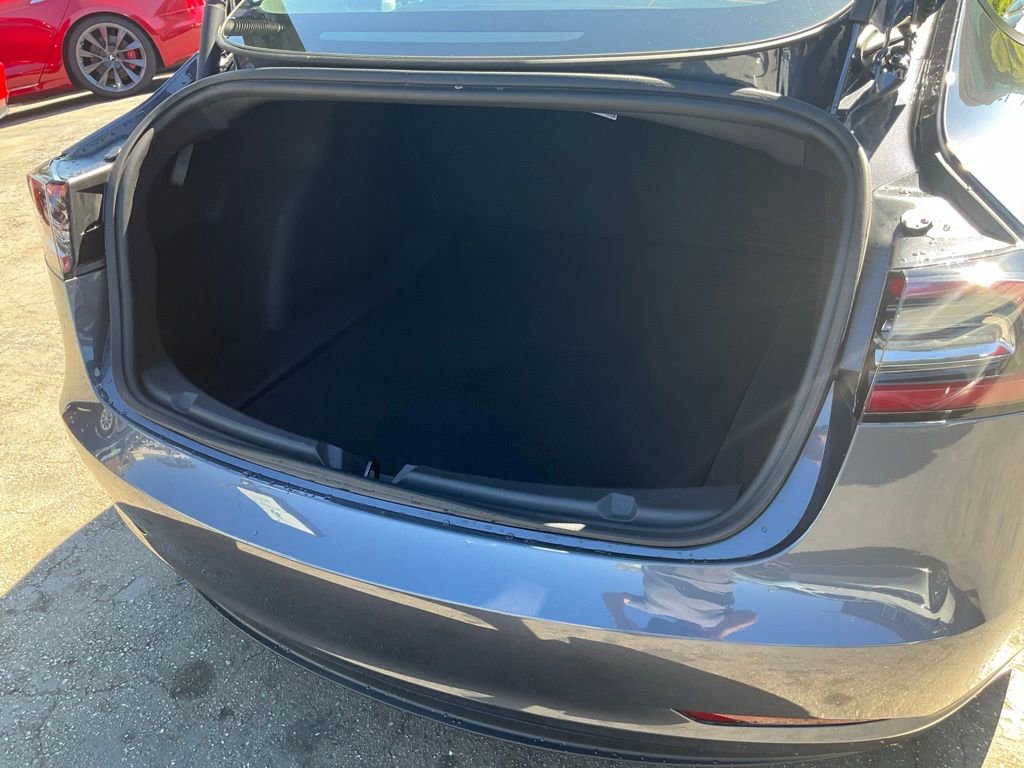 Used 2023 Tesla Model 3 Standard Range image 8