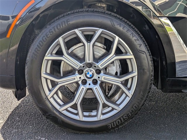 Used 2021 BMW X7 xDrive40i w/ Premium Package image 14