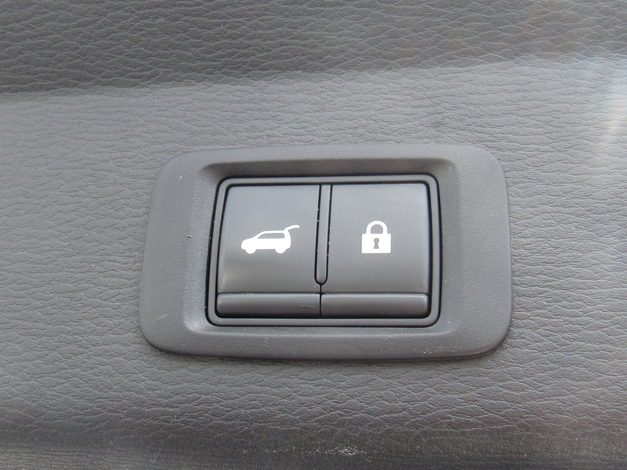 Used 2022 Mitsubishi Outlander SE image 6