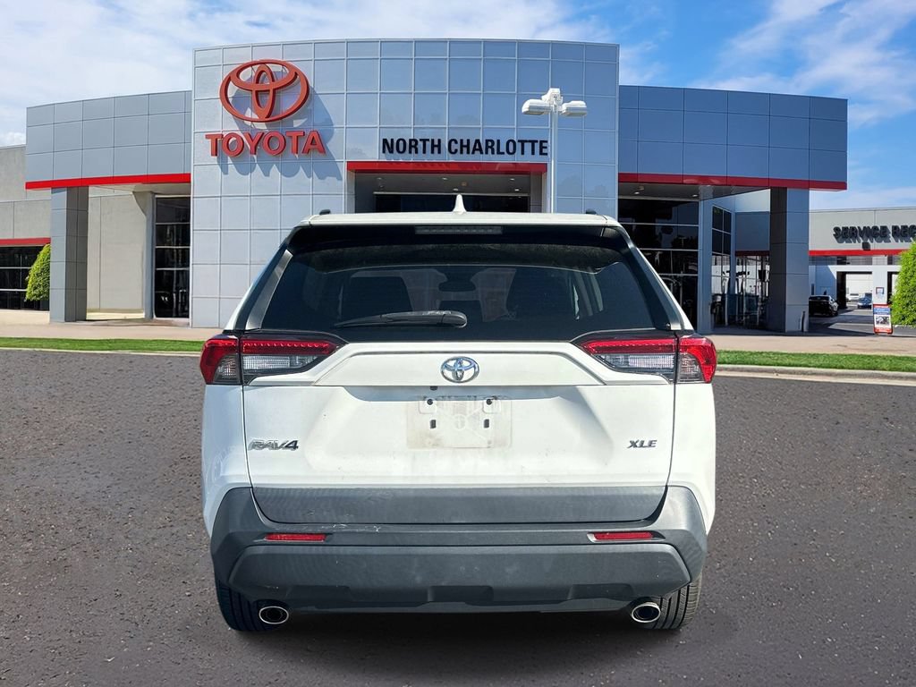 Used 2020 Toyota RAV4 XLE FWD image 7