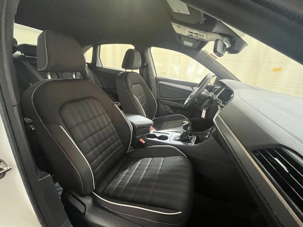 Certified 2024 Volkswagen Jetta Sport image 13