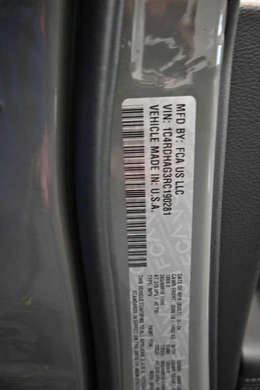Used 2024 Dodge Durango SXT w/ 3rd Row Seating Group image 44