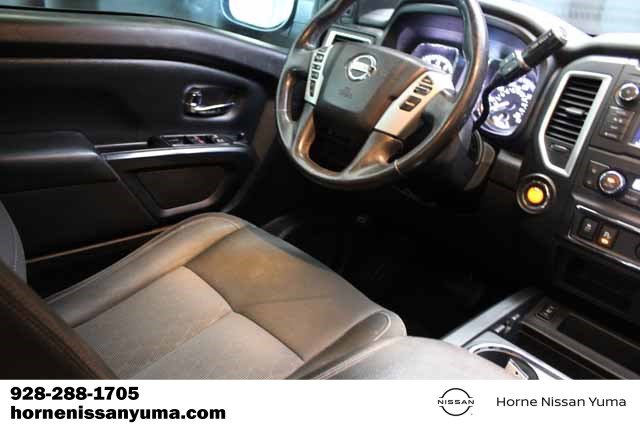 Used 2019 Nissan Titan SV w/ SV Convenience Package RWD image 10