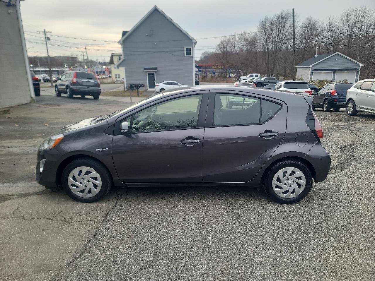 Used 2016 Toyota Prius C Two image 4