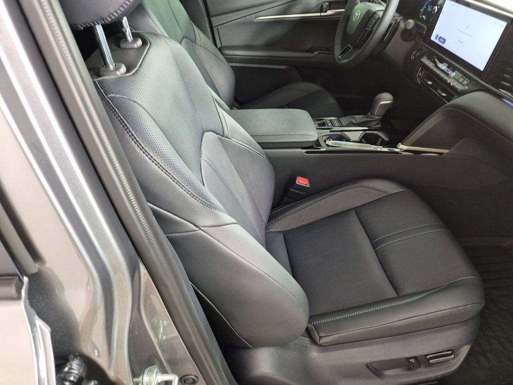 Used 2026 Toyota Camry XSE FWD image 28