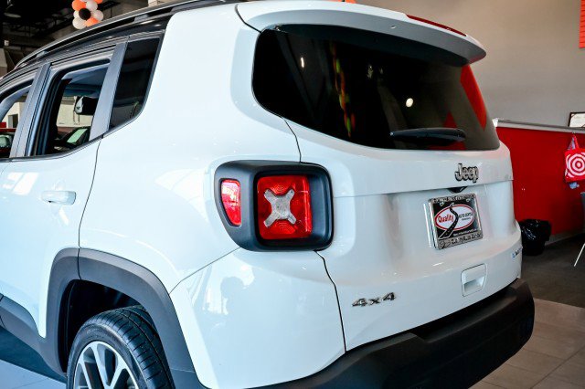 Used 2022 Jeep Renegade Limited w/ Sun, Sound & Wheels Group AWD/4WD image 12