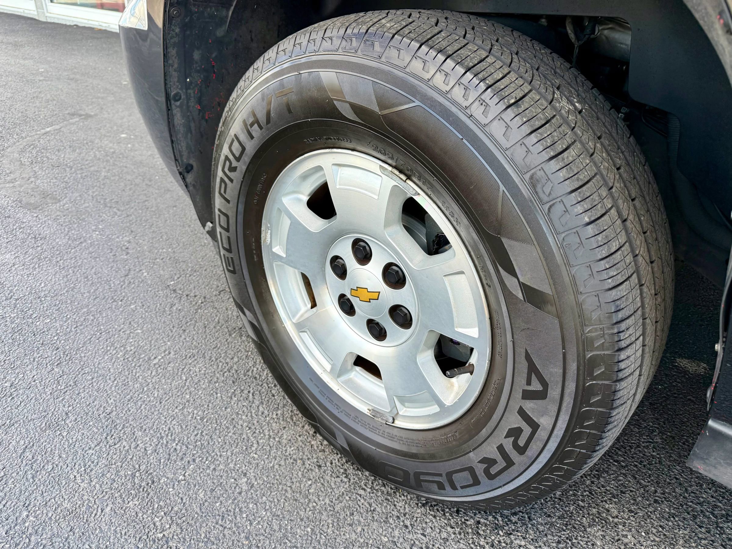 Used 2010 Chevrolet Suburban LS w/ Interior Plus Package AWD/4WD image 12