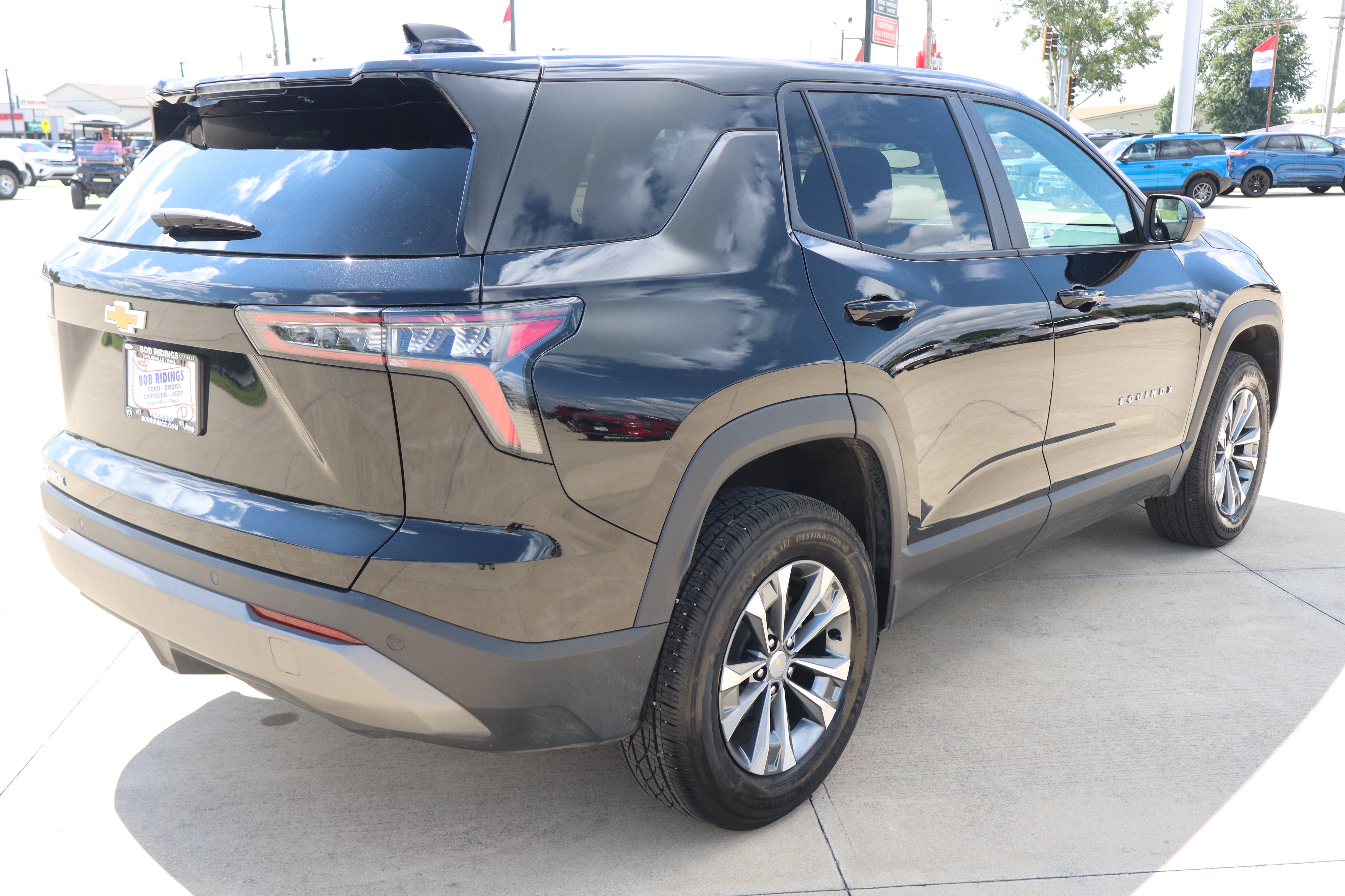 Used 2026 Chevrolet Equinox LT w/ LPO, Floor Liner Package FWD image 5